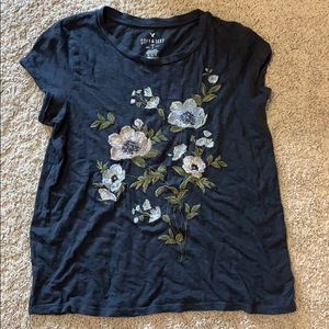 Really cute American Eagle tee shirt